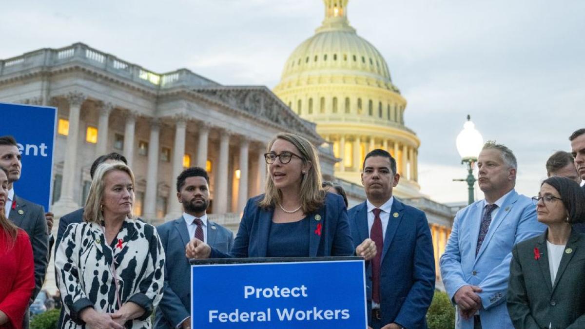 Rep. Scholten Speaks at Shutdown Press Conference